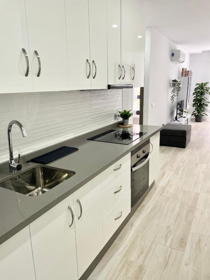 Island Suites Arona  Extérieur photo