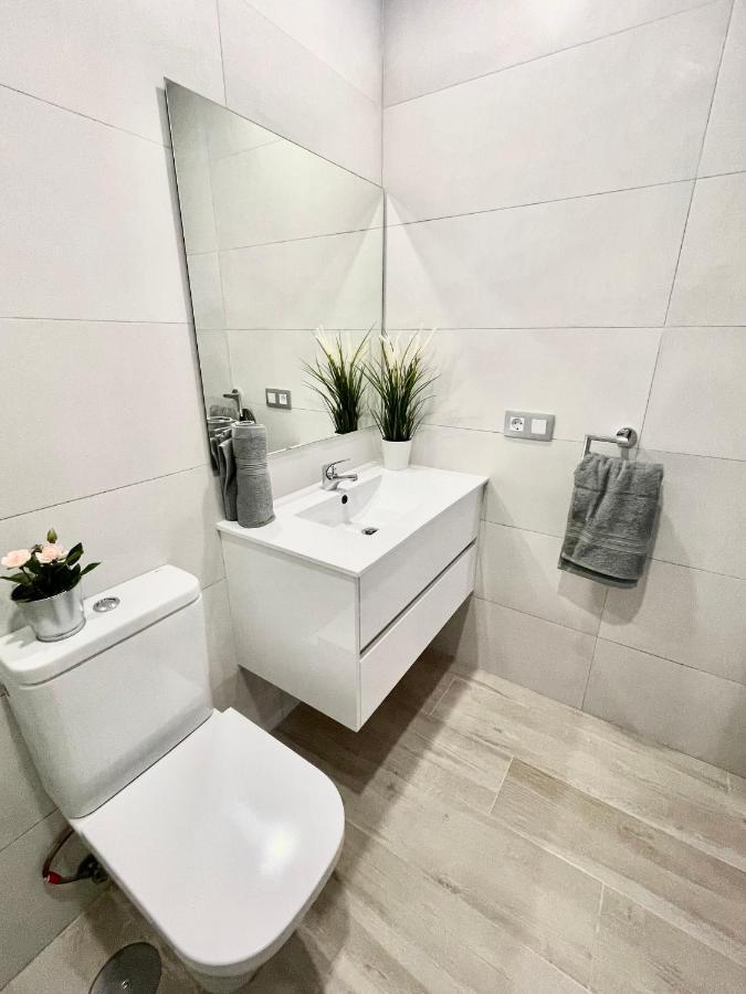 Island Suites Arona  Extérieur photo